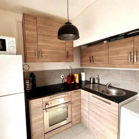 Appartement Superbe F2 Avec Garage Balcon *