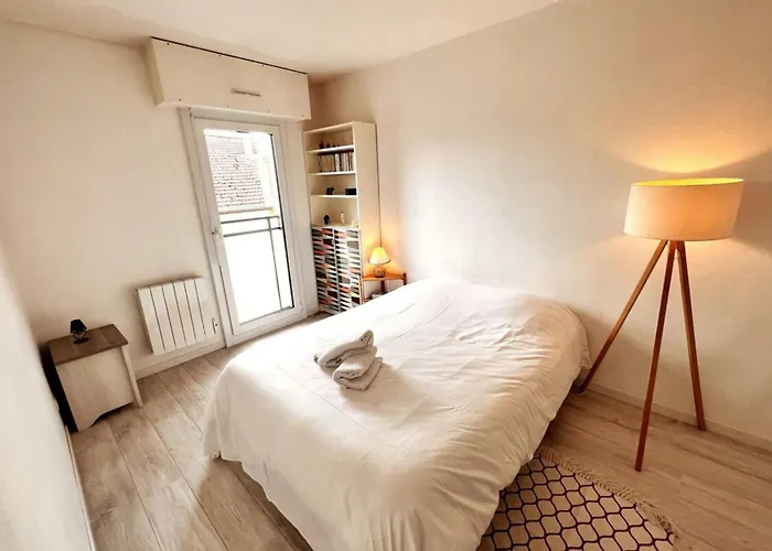 Superbe F2 Avec Garage Balcon